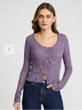 NWT Lace Bow Front Scoop Neck Long Sleeve Tee